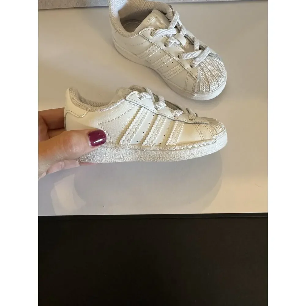 Boys Adidas White Shoes Size 7 K - Picture 3 of 5